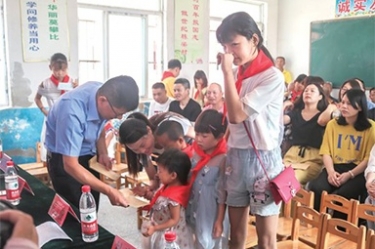 漫漫“但愿”路 深深助学情