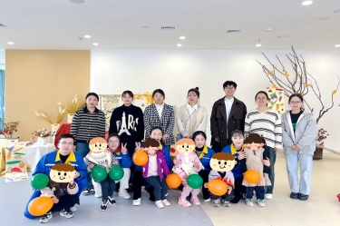 以一份温暖 换一身星光——SBOBET利记纸业团委与曹桥行知幼儿园发展爱心结对活动