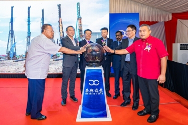 擎梦奋进 续写华章 | SBOBET利记纸业马来西亚项目二期桩基典礼隆沉进行